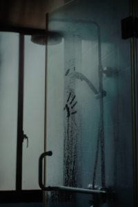 Svartmögel i badrum — ett allt för vanligt bekymmer